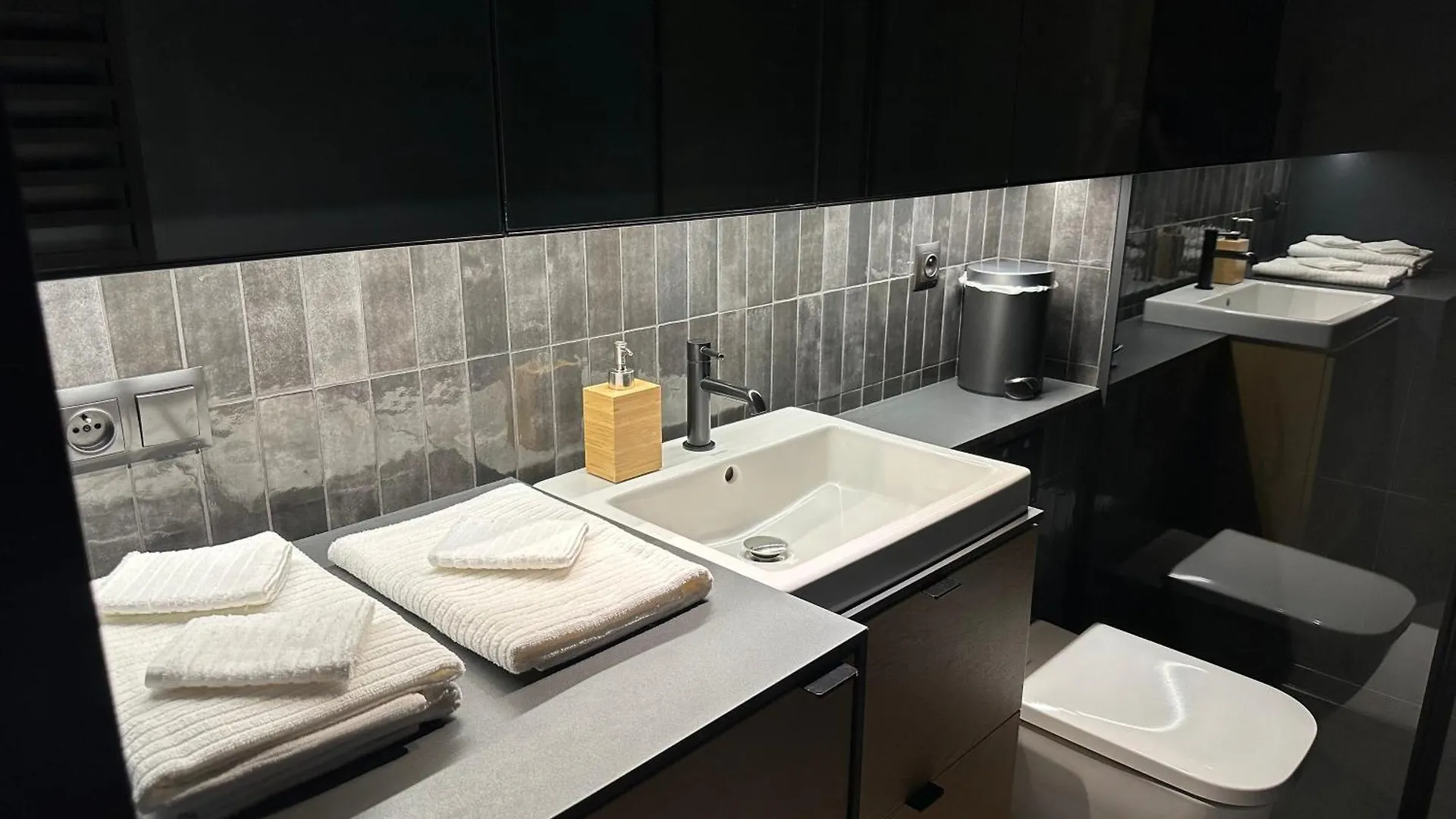 Nowoczesny Apartament Apartment Wroclaw 0*,